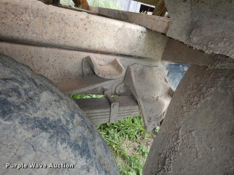 image for item DB8253 1973 Ford F600 feed mixer truck