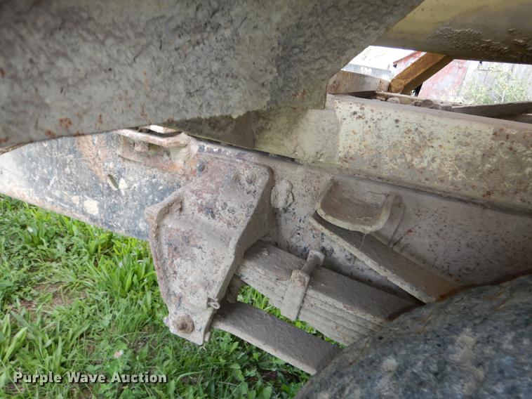 image for item DB8253 1973 Ford F600 feed mixer truck