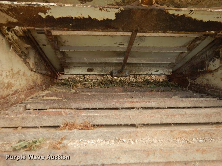 image for item DB8253 1973 Ford F600 feed mixer truck