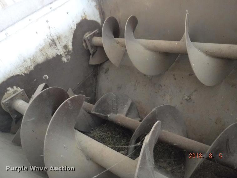 image for item DB8253 1973 Ford F600 feed mixer truck