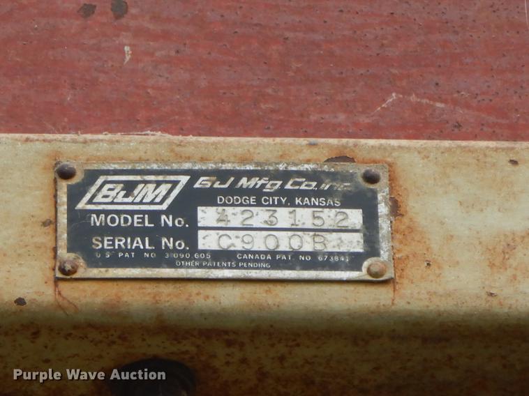 image for item DB8253 1973 Ford F600 feed mixer truck