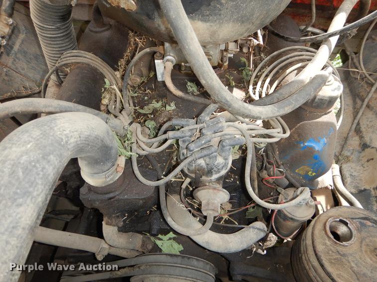 image for item DB8253 1973 Ford F600 feed mixer truck