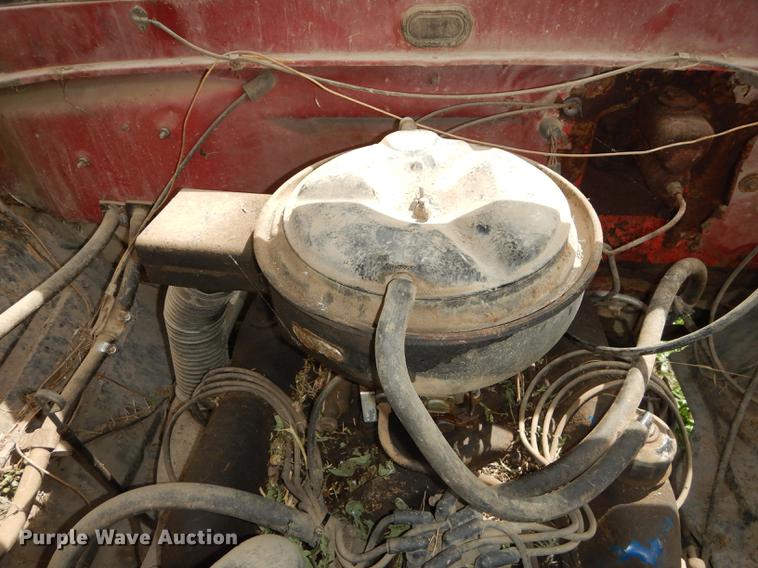 image for item DB8253 1973 Ford F600 feed mixer truck