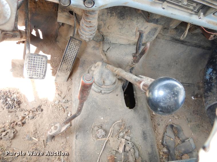 image for item DB8254 1968 Ford F600 feed mixer truck