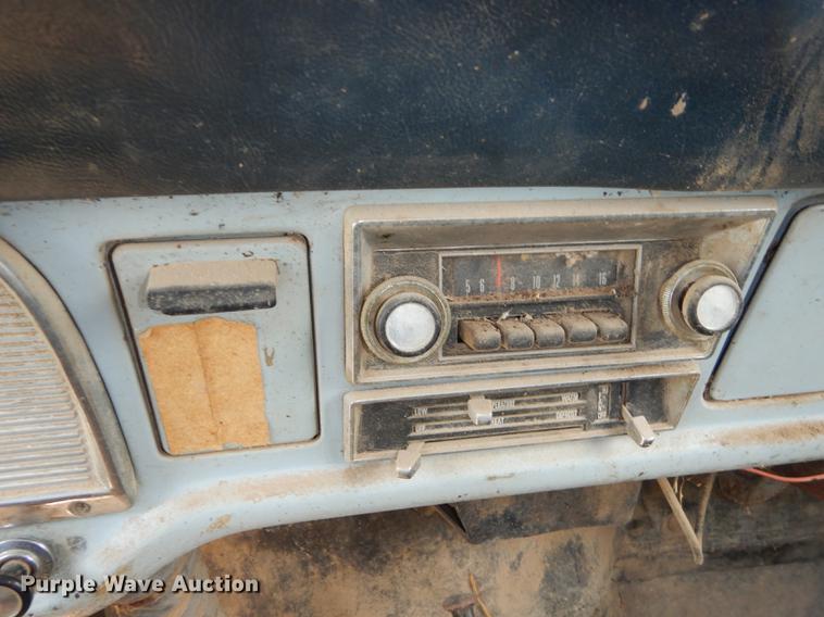 image for item DB8254 1968 Ford F600 feed mixer truck