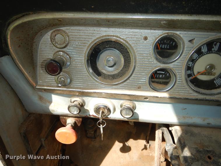 image for item DB8254 1968 Ford F600 feed mixer truck