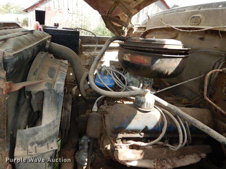 image for item DB8254 1968 Ford F600 feed mixer truck