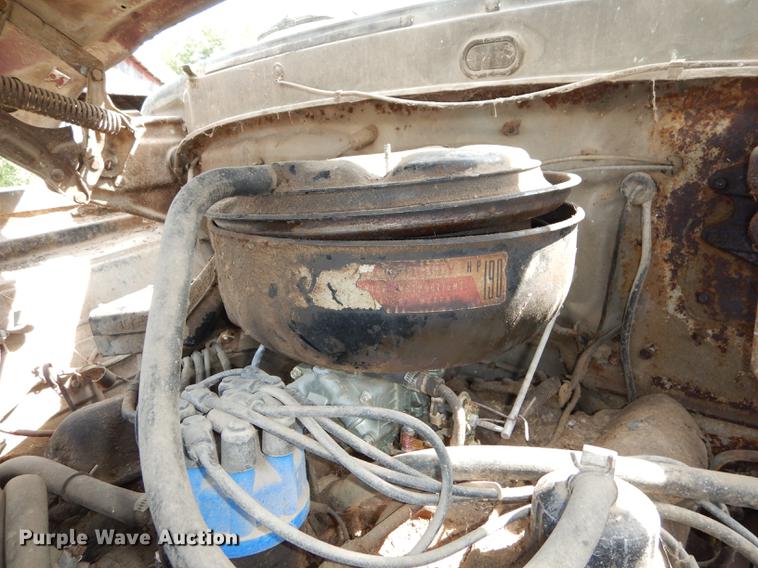 image for item DB8254 1968 Ford F600 feed mixer truck