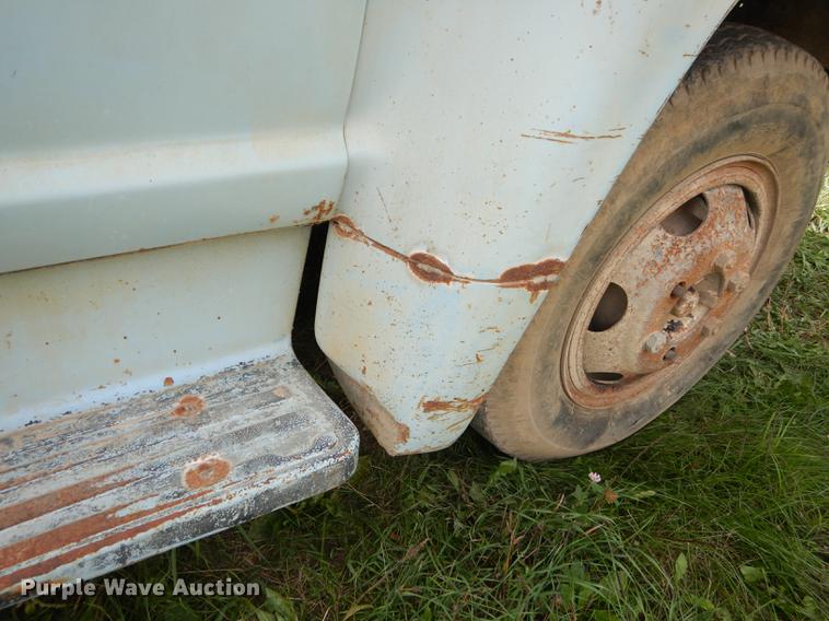 image for item DB8254 1968 Ford F600 feed mixer truck