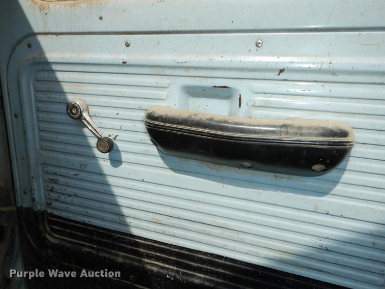 image for item DB8254 1968 Ford F600 feed mixer truck