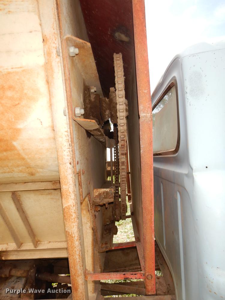 image for item DB8254 1968 Ford F600 feed mixer truck