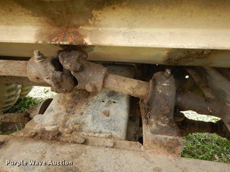 image for item DB8254 1968 Ford F600 feed mixer truck