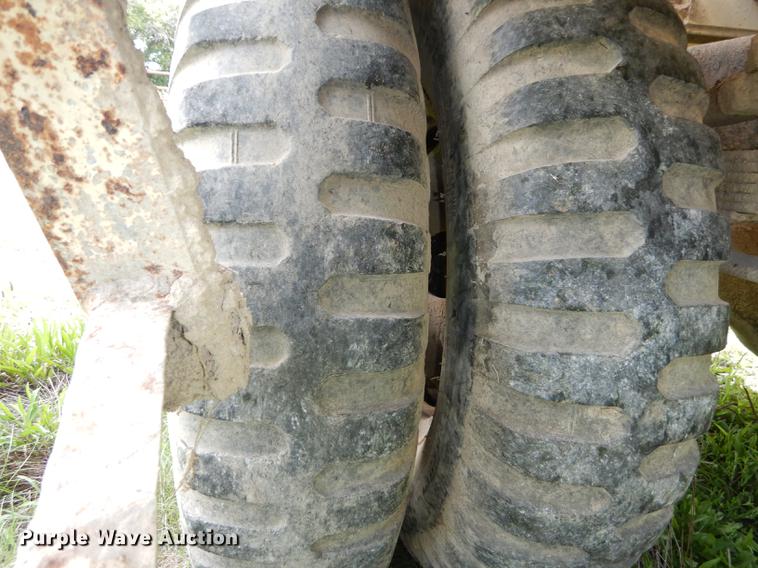 image for item DB8254 1968 Ford F600 feed mixer truck