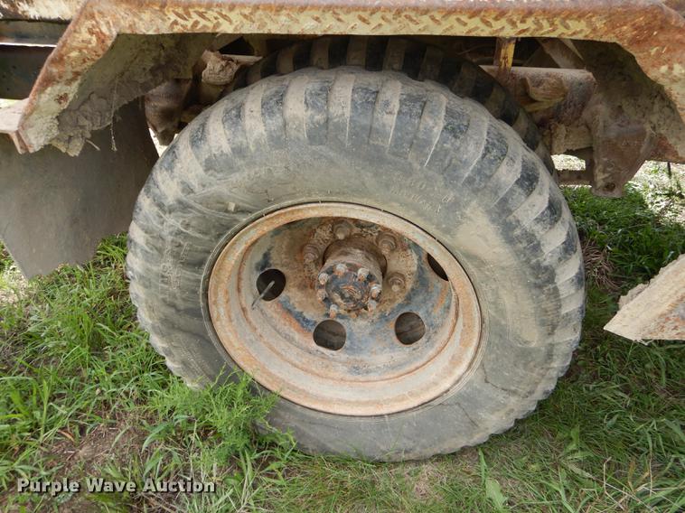 image for item DB8254 1968 Ford F600 feed mixer truck