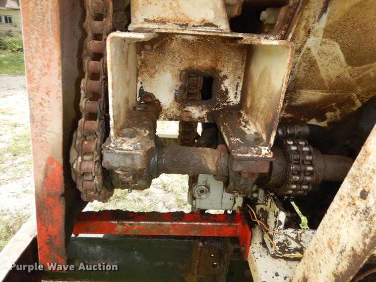 image for item DB8254 1968 Ford F600 feed mixer truck