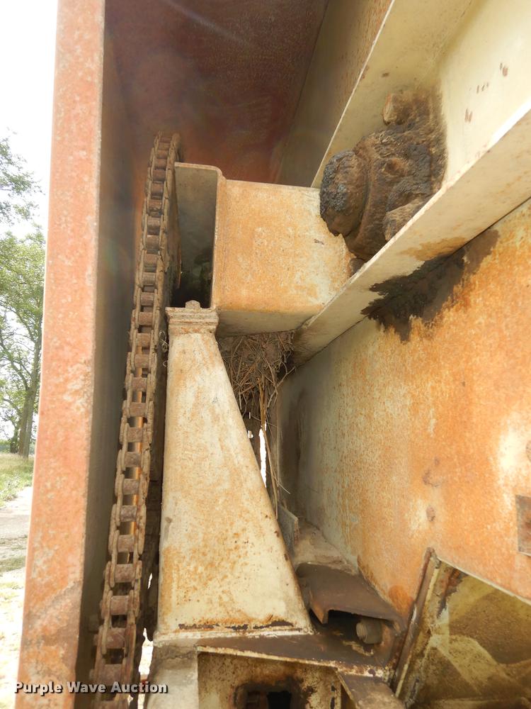 image for item DB8254 1968 Ford F600 feed mixer truck