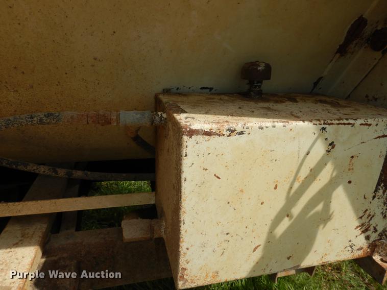 image for item DB8254 1968 Ford F600 feed mixer truck