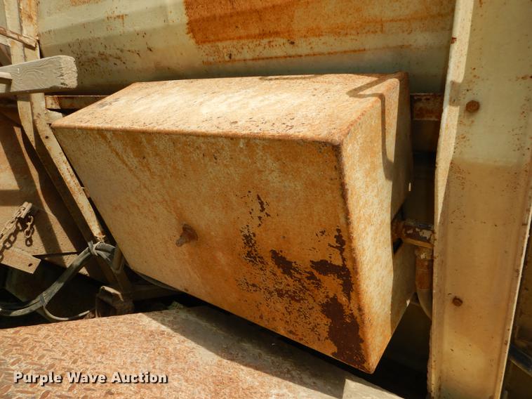 image for item DB8254 1968 Ford F600 feed mixer truck