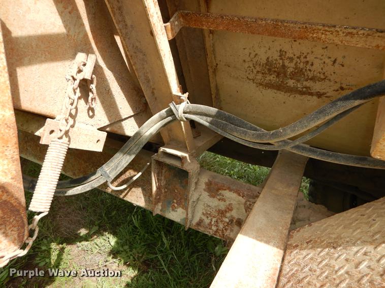 image for item DB8254 1968 Ford F600 feed mixer truck