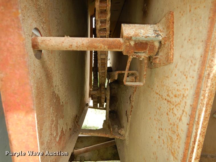 image for item DB8254 1968 Ford F600 feed mixer truck