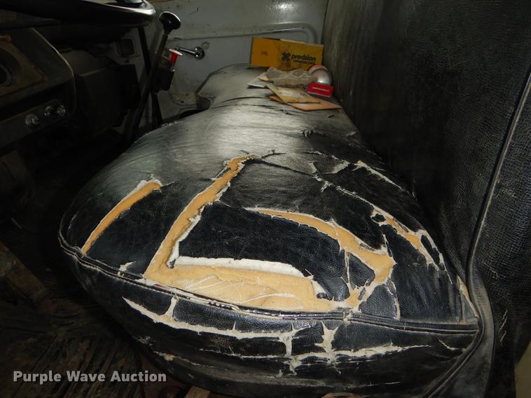 image for item DB8292 1973 Ford 700 feed mixer truck