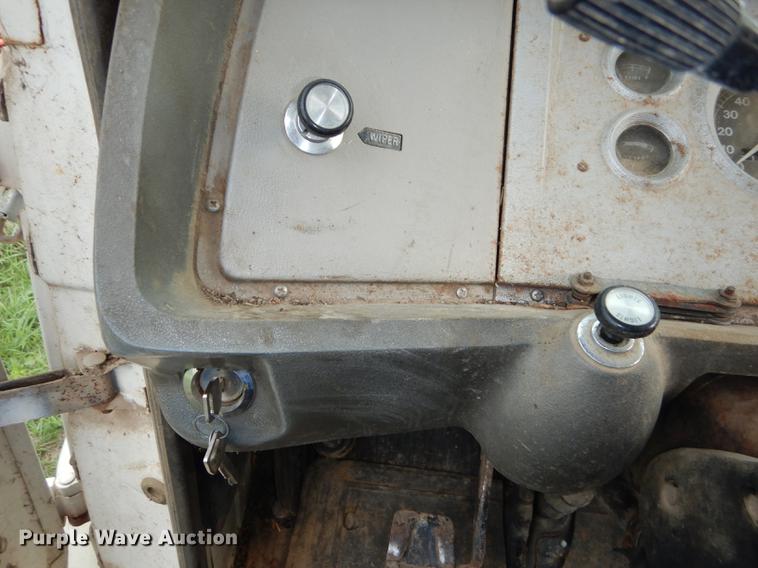 image for item DB8292 1973 Ford 700 feed mixer truck