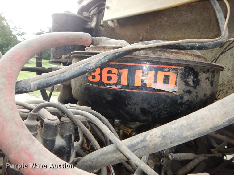 image for item DB8292 1973 Ford 700 feed mixer truck