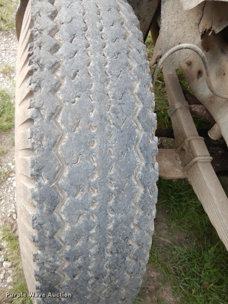 image for item DB8292 1973 Ford 700 feed mixer truck