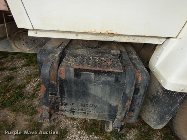 image for item DB8292 1973 Ford 700 feed mixer truck