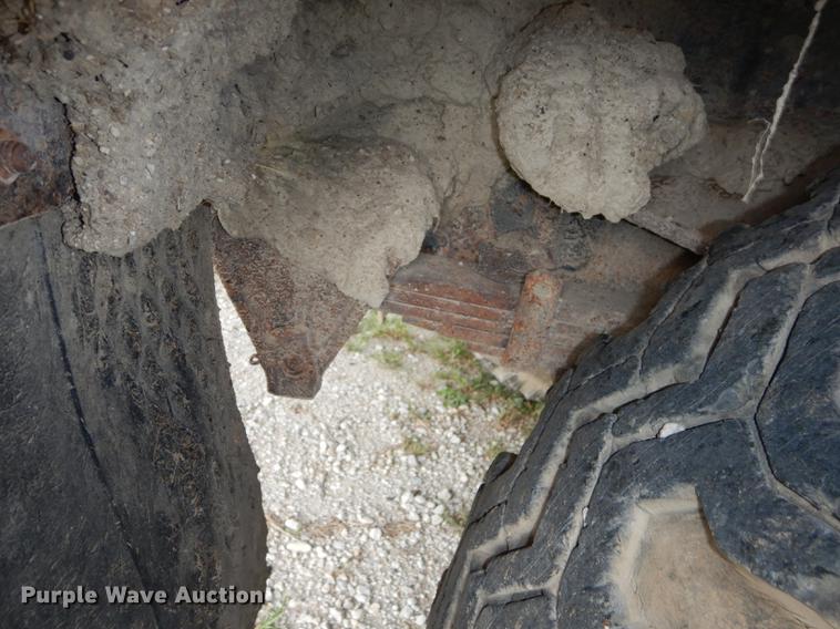 image for item DB8292 1973 Ford 700 feed mixer truck