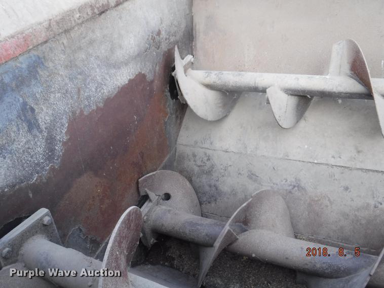 image for item DB8292 1973 Ford 700 feed mixer truck