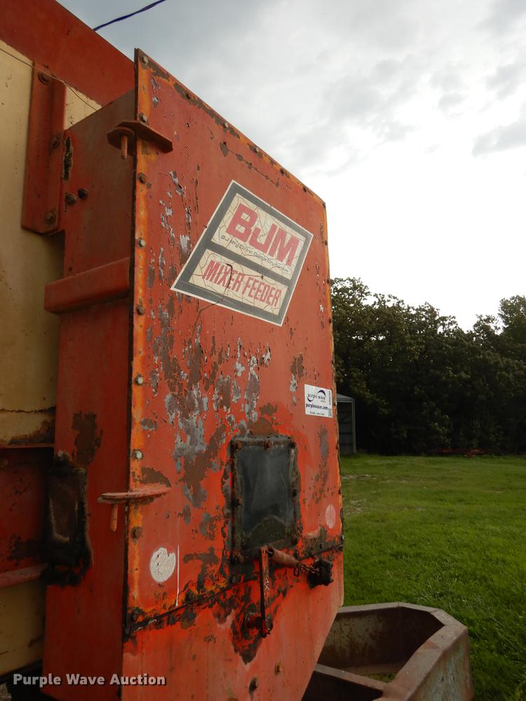 image for item DB8292 1973 Ford 700 feed mixer truck