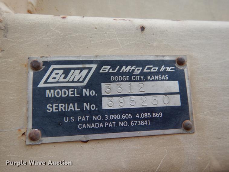 image for item DB8292 1973 Ford 700 feed mixer truck