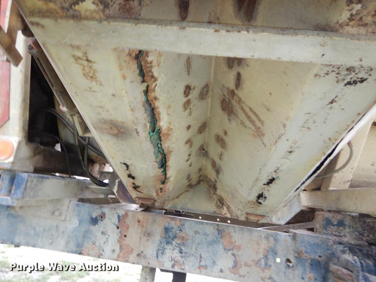 image for item DB8292 1973 Ford 700 feed mixer truck
