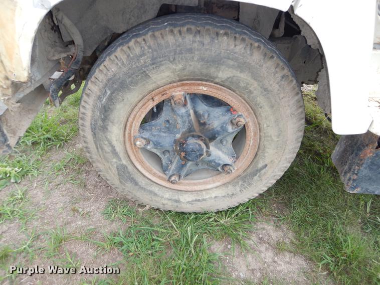 image for item DB8292 1973 Ford 700 feed mixer truck