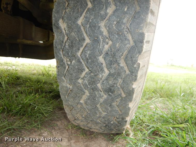 image for item DB8292 1973 Ford 700 feed mixer truck