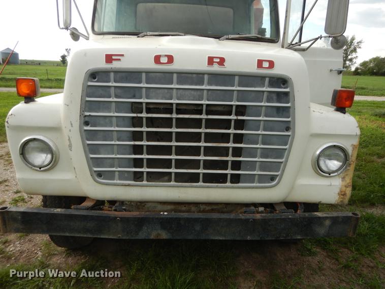 image for item DB8292 1973 Ford 700 feed mixer truck