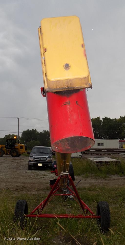 image for item DB8627 Westfield WR80-26 grain auger