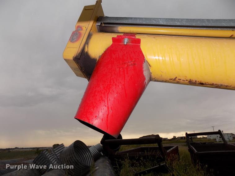 image for item DB8627 Westfield WR80-26 grain auger