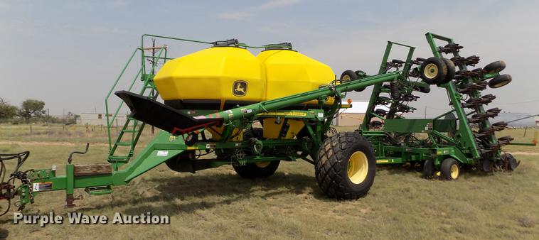 image for item DB9136 2003 John Deere 1890 no-till air seeder