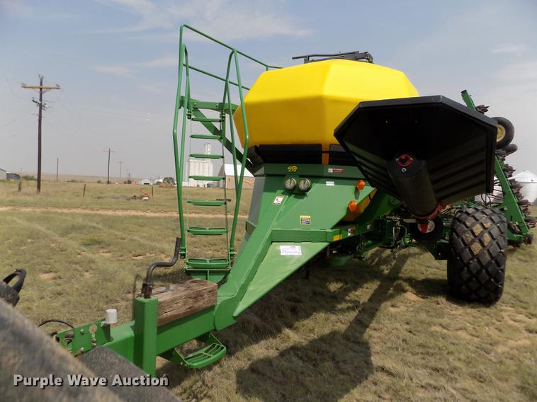 image for item DB9136 2003 John Deere 1890 no-till air seeder