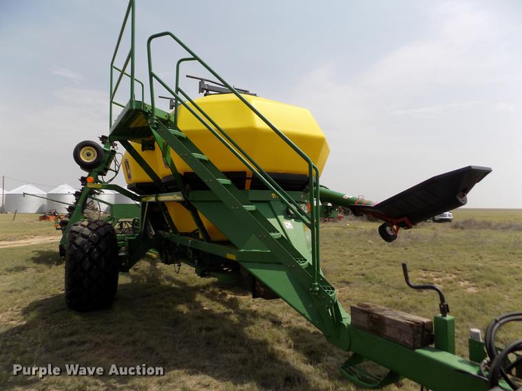image for item DB9136 2003 John Deere 1890 no-till air seeder