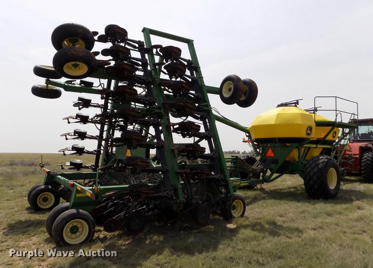 image for item DB9136 2003 John Deere 1890 no-till air seeder