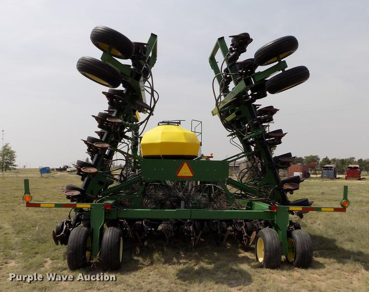 image for item DB9136 2003 John Deere 1890 no-till air seeder