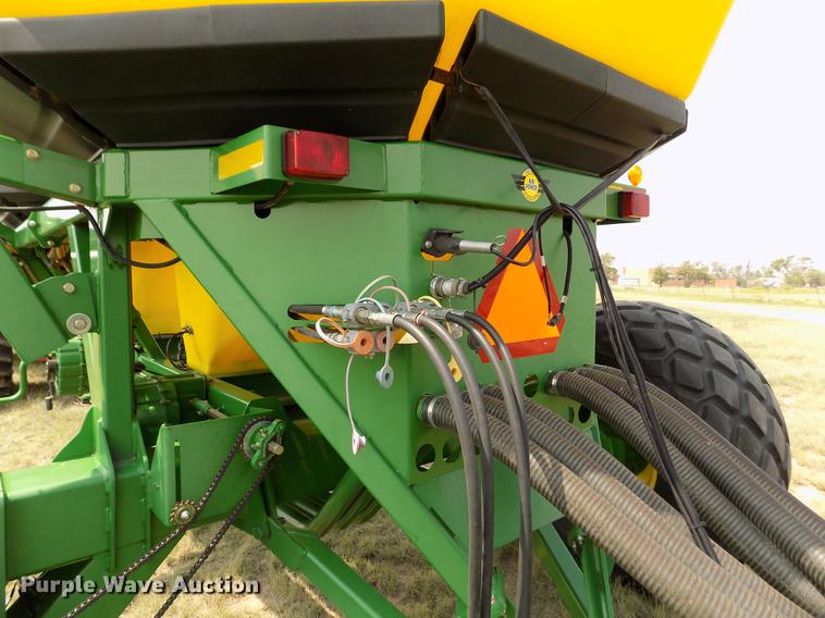 image for item DB9136 2003 John Deere 1890 no-till air seeder