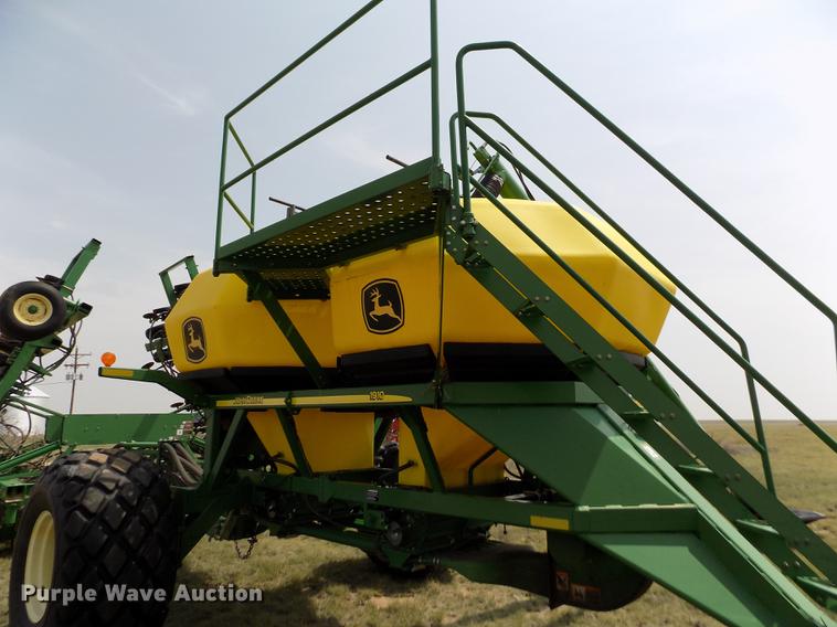 image for item DB9136 2003 John Deere 1890 no-till air seeder
