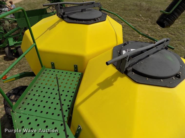 image for item DB9136 2003 John Deere 1890 no-till air seeder