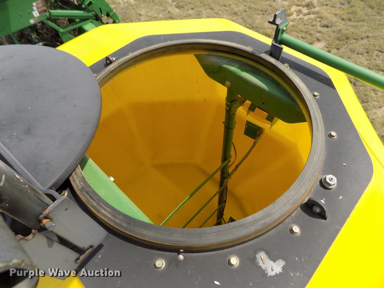 image for item DB9136 2003 John Deere 1890 no-till air seeder