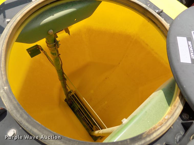 image for item DB9136 2003 John Deere 1890 no-till air seeder