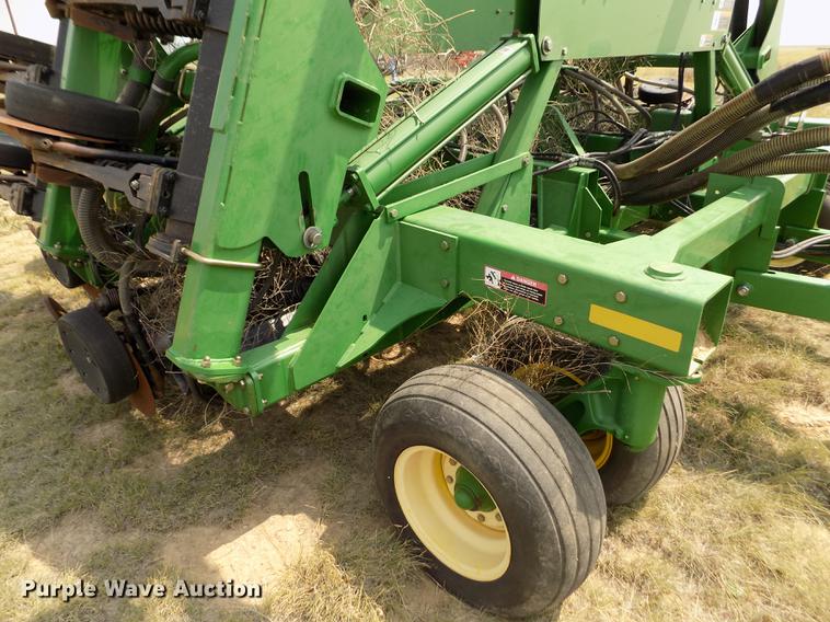 image for item DB9136 2003 John Deere 1890 no-till air seeder
